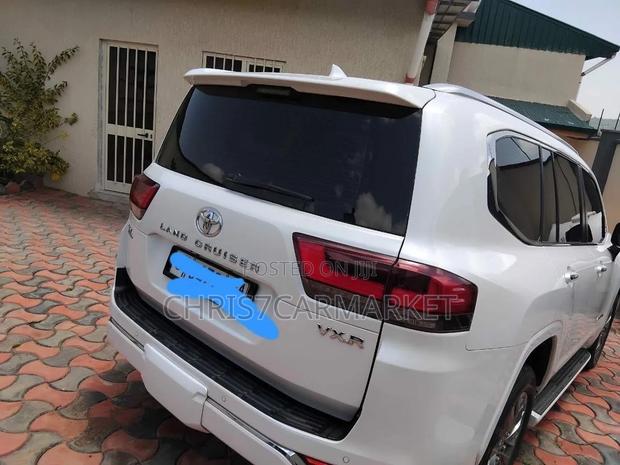 Toyota Land Cruiser 2022 White