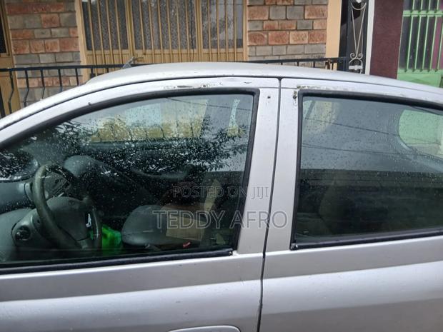 Toyota Vitz 2002 Silver