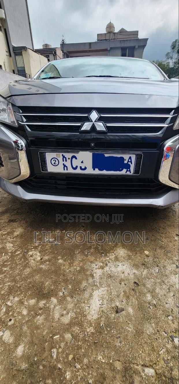 Mitsubishi Attrage 2023 Gray