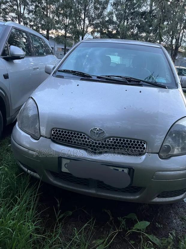 Toyota Vitz 2003 Gray