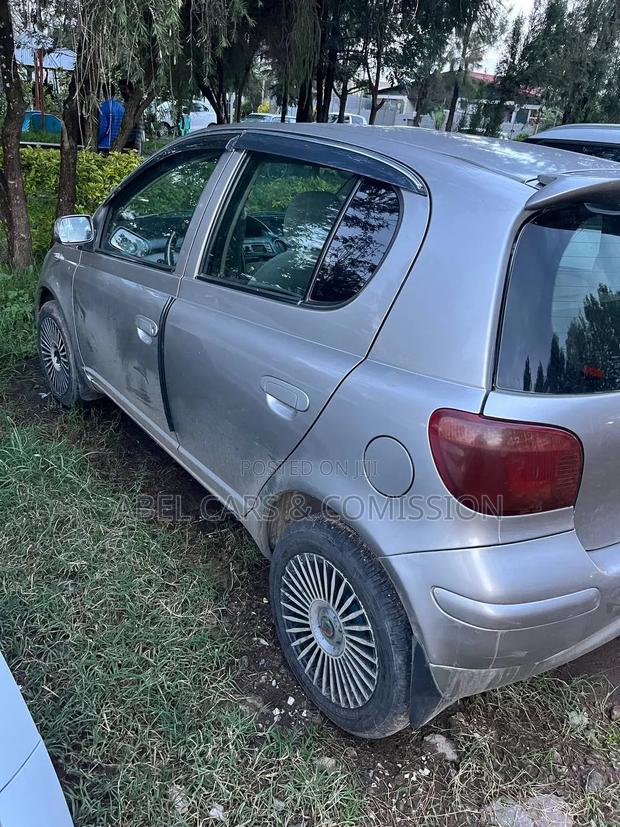 Toyota Vitz 2003 Gray