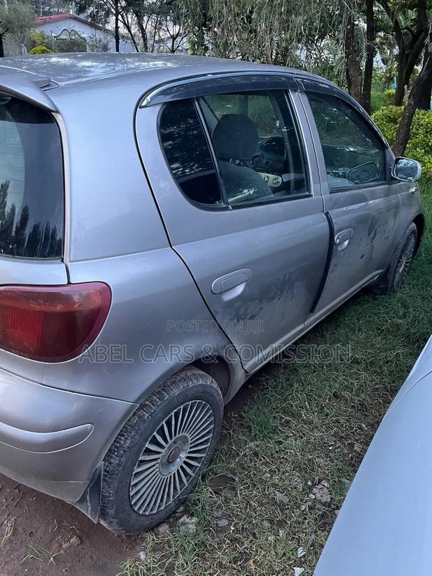 Toyota Vitz 2003 Gray