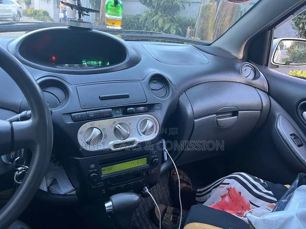 Toyota Vitz 2003 Gray