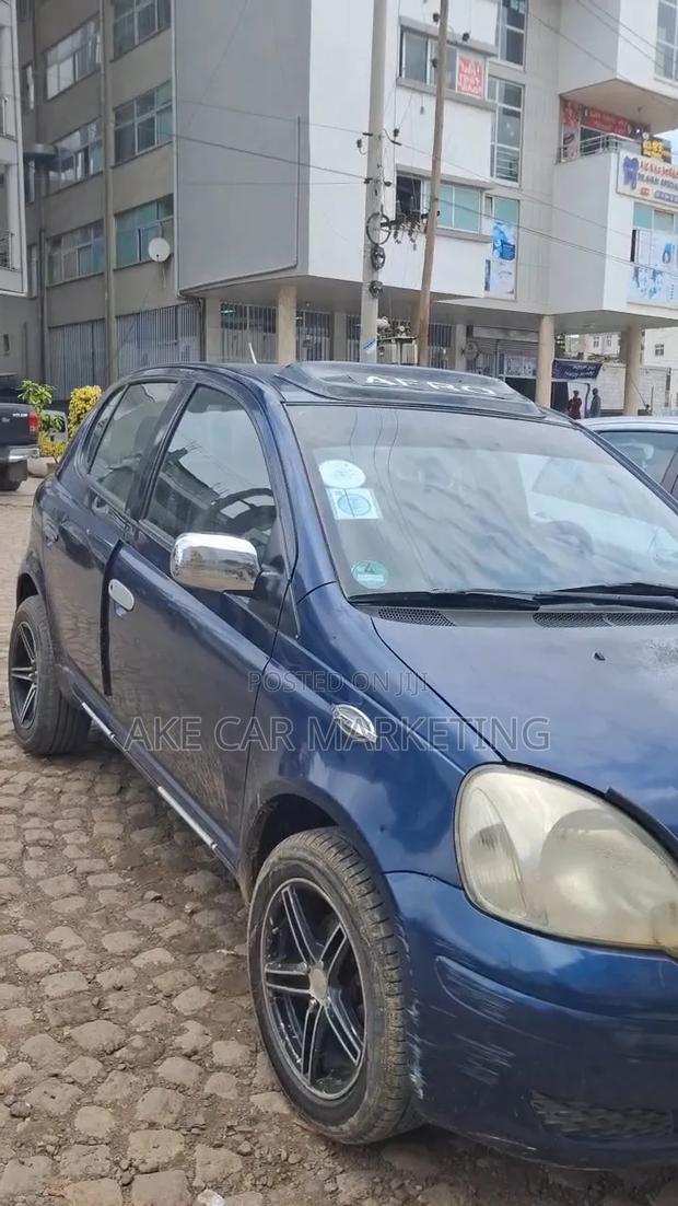 Toyota Vitz 2005 Blue