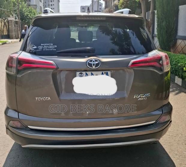 Toyota RAV4 2016 Brown