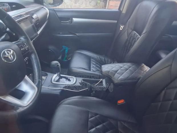 Toyota Hilux Revo Double Cab Deisel 2.4 AWD 2017 Silver