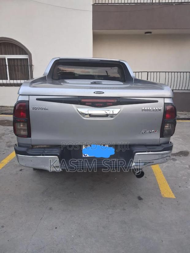 Toyota Hilux Revo Double Cab Deisel 2.4 AWD 2017 Silver