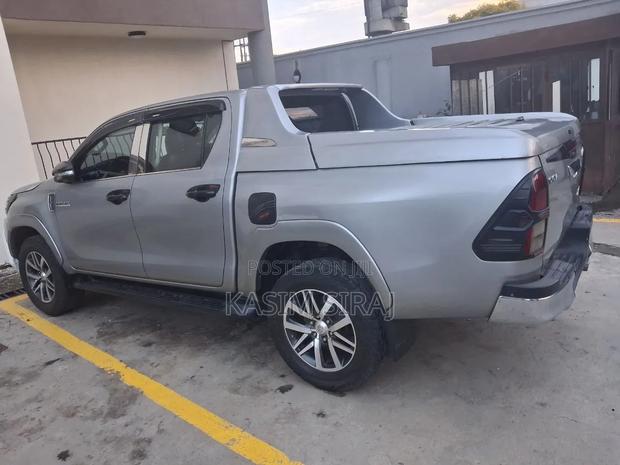 Toyota Hilux Revo Double Cab Deisel 2.4 AWD 2017 Silver