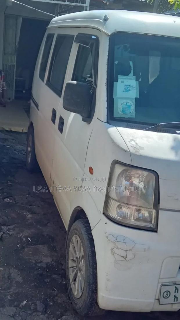 Suzuki Every Wagon 2012 White