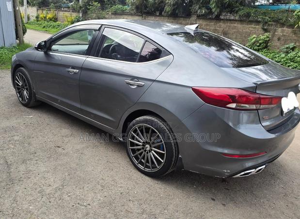 Hyundai Avante 2017 Gray