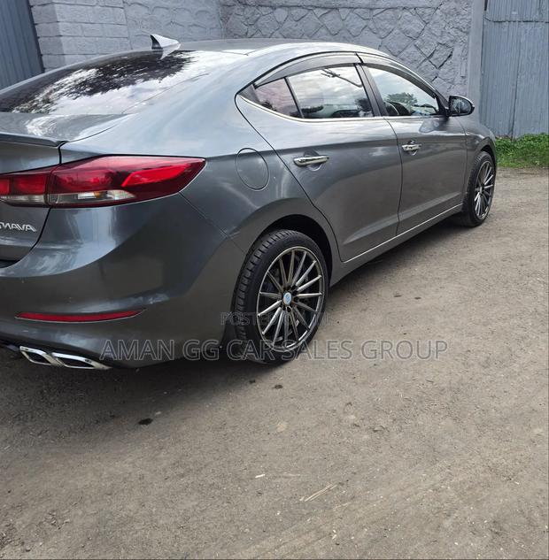 Hyundai Avante 2017 Gray