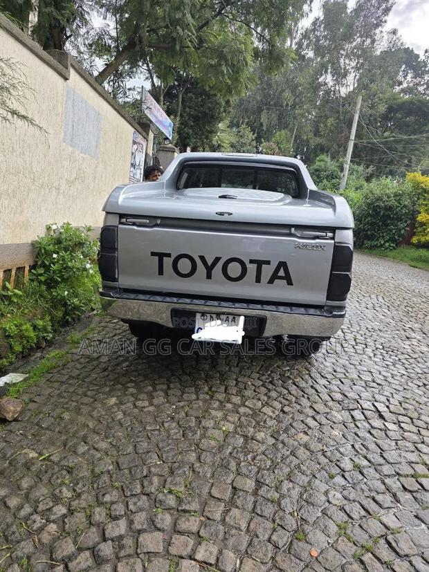 Toyota Hilux 2015 Silver