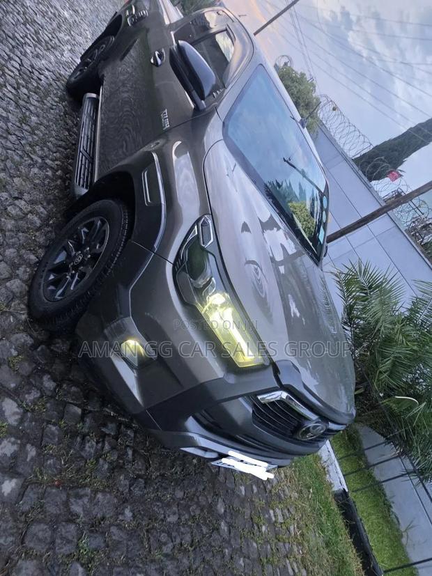 Toyota Hilux 2021 Gray