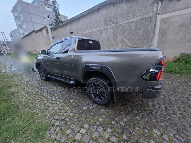 Toyota Hilux 2021 Gray