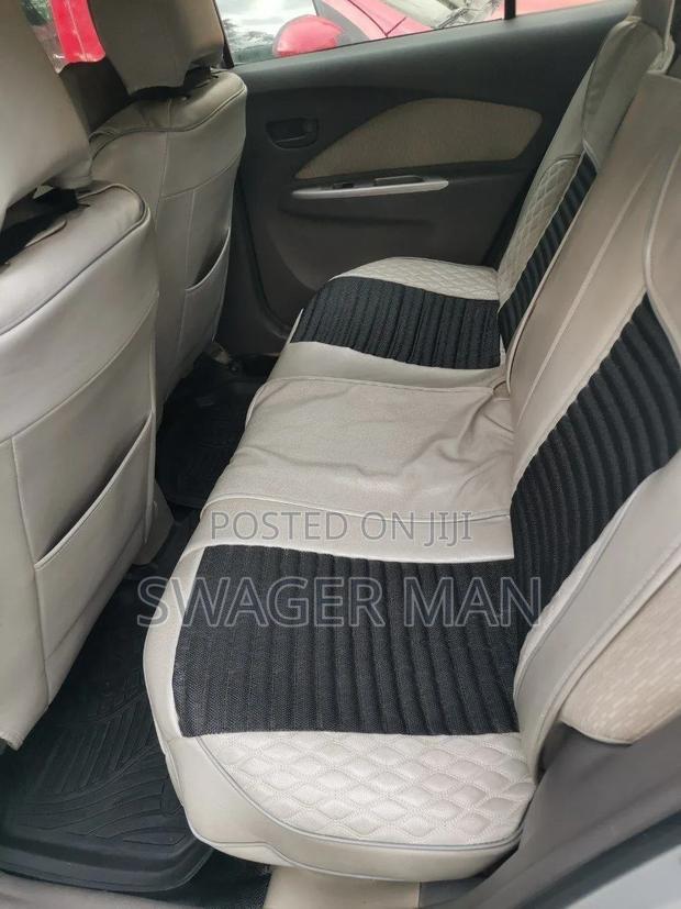 Toyota Yaris 2010 Silver