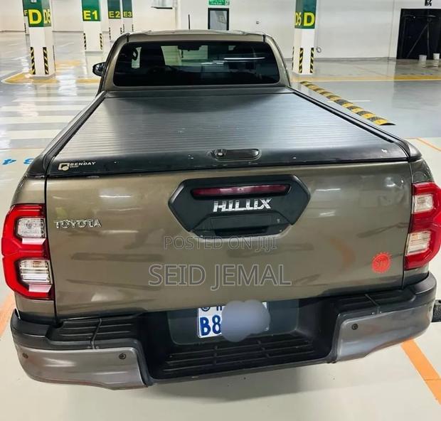 Toyota Hilux 2021 Gray