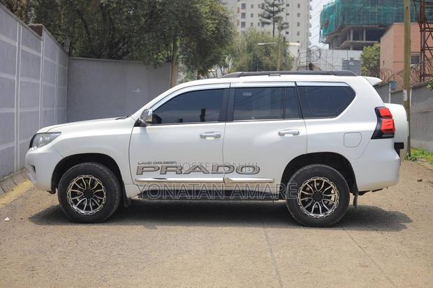 Toyota Land Cruiser Prado 2018 White