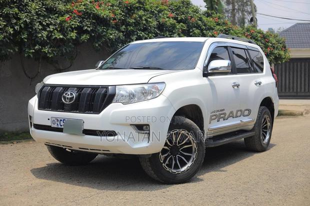 Toyota Land Cruiser Prado 2018 White
