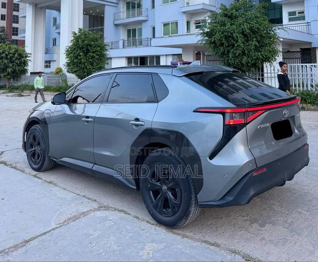 Toyota bZ4X 2024 Gray