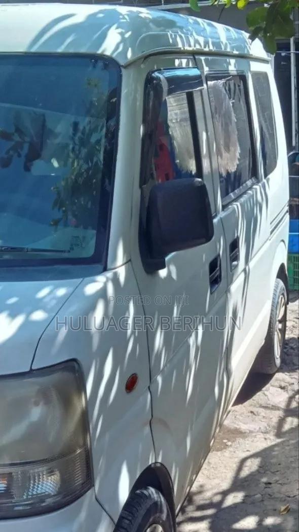 Suzuki Every Wagon 2012 White