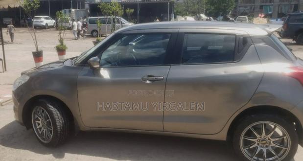 Suzuki Swift 2021 Gray