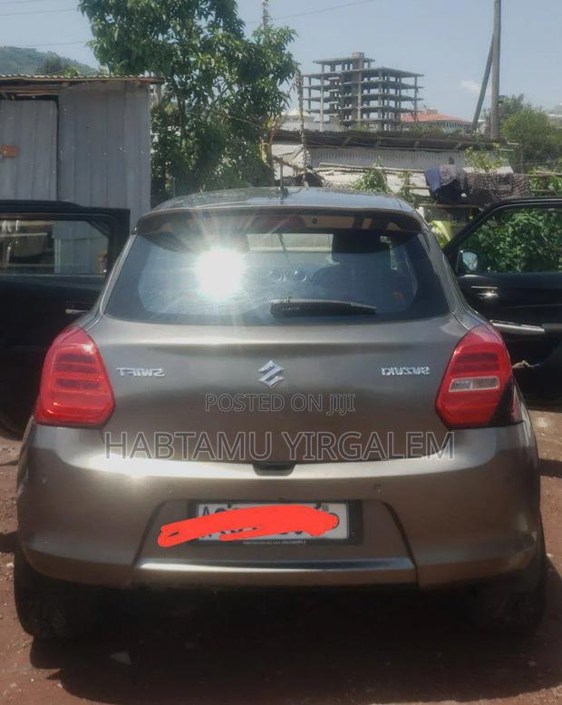 Suzuki Swift 2021 Gray