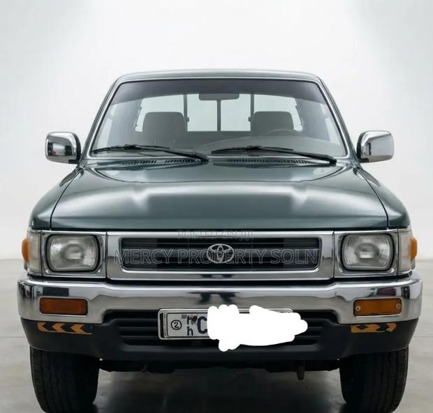 Toyota Hilux 1996 Green