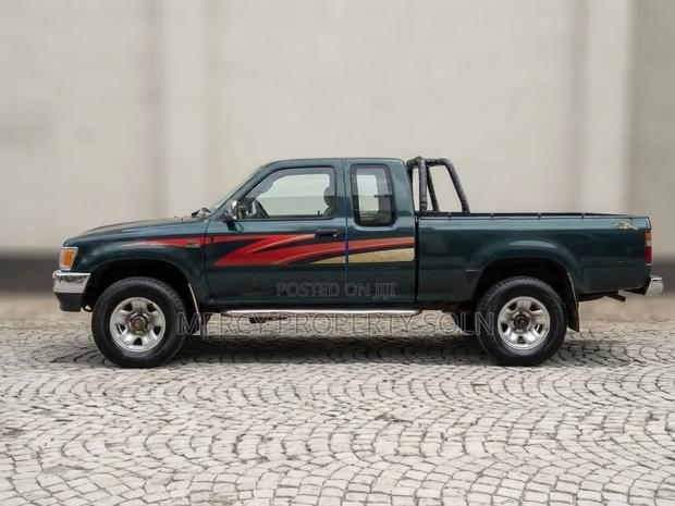 Toyota Hilux 1996 Green
