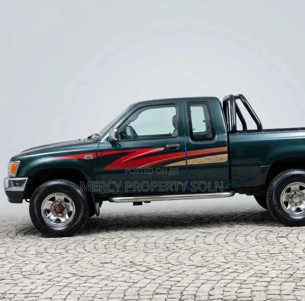 Toyota Hilux 1996 Green