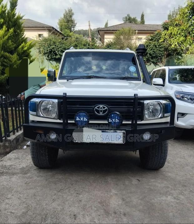 Toyota Land Cruiser 2018 White