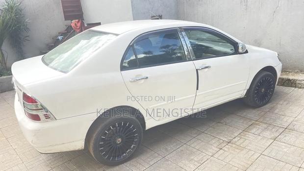 Toyota Corolla 2003 White