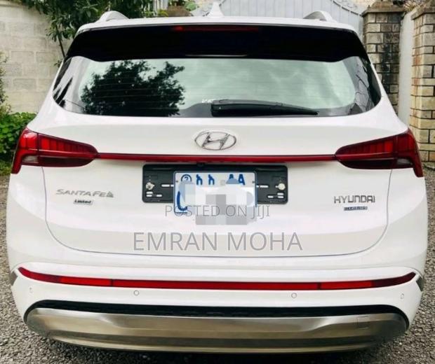 Hyundai Santa Fe 2022 White