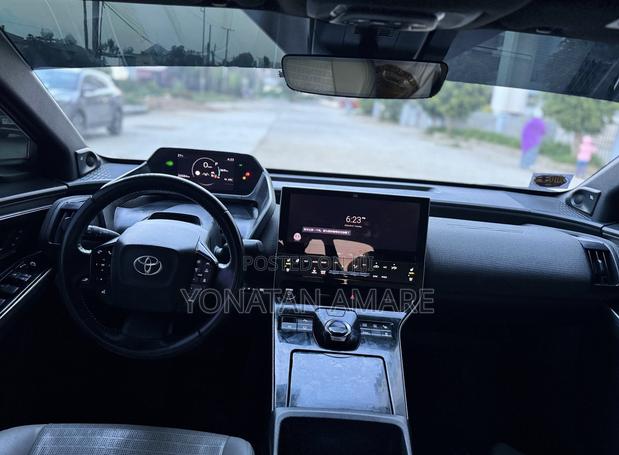 Toyota bZ4X 2024 Gray