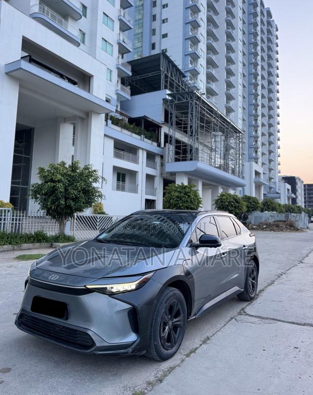 Toyota bZ4X 2024 Gray