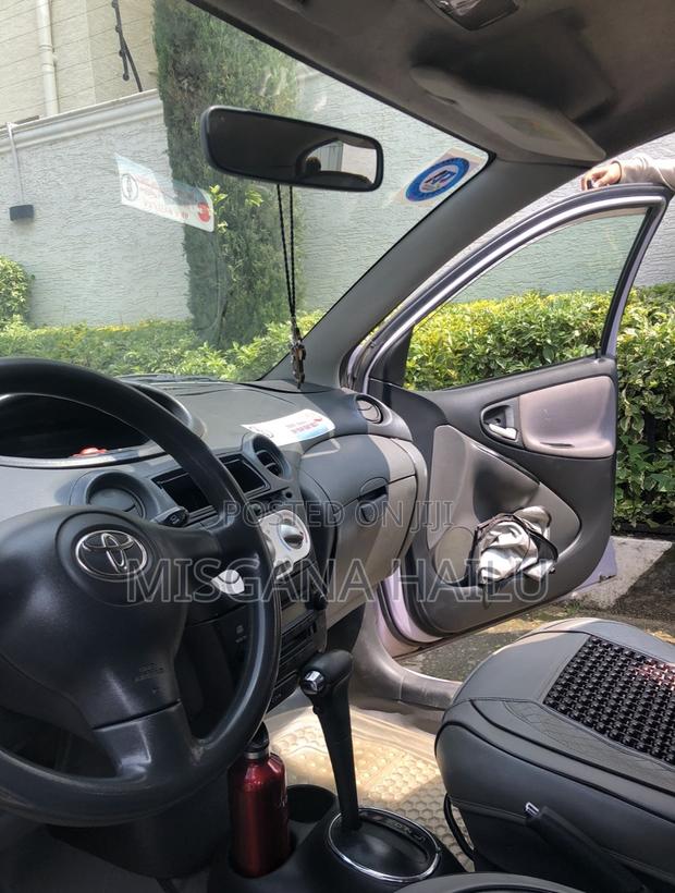Toyota Vitz 2004 Pink