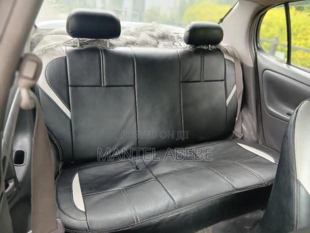 Toyota Platz 2003 Silver
