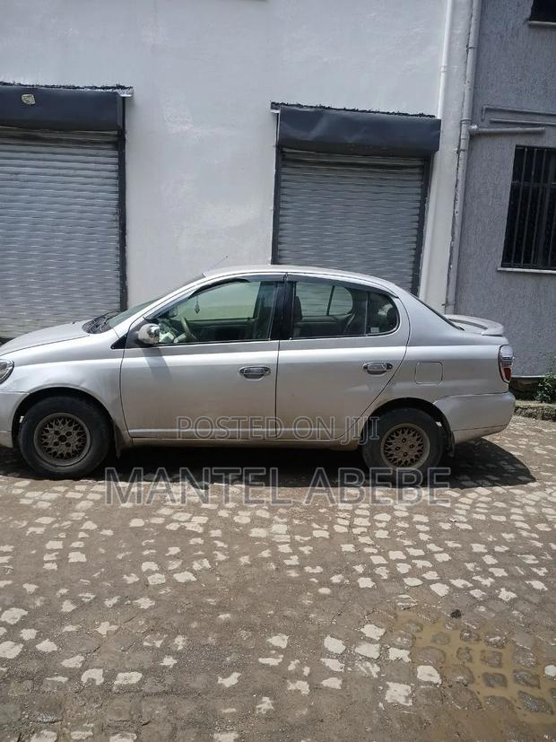 Toyota Platz 2003 Silver