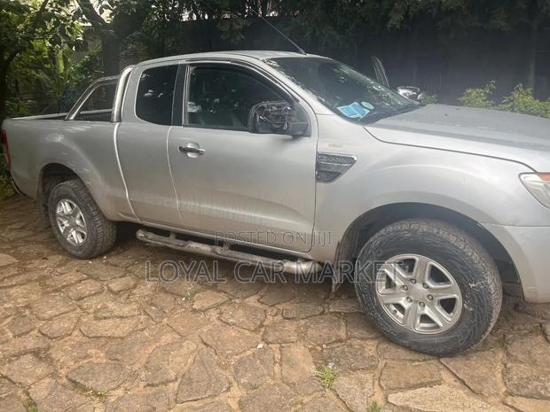 Ford Ranger Wildtrak 2012 Gray