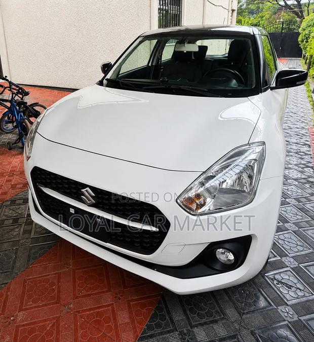 Suzuki Swift 2022 White