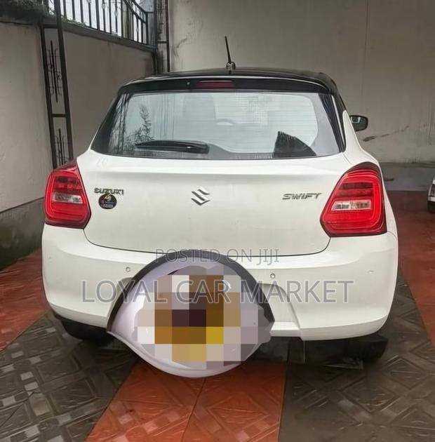 Suzuki Swift 2022 White