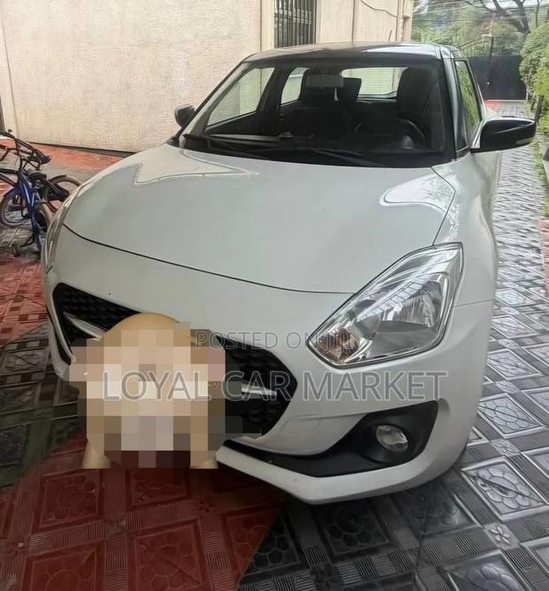 Suzuki Swift 2022 White