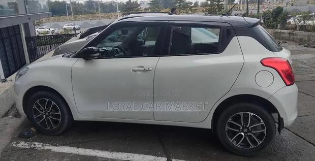 Suzuki Swift 2022 White