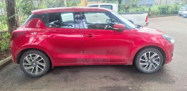 Suzuki Swift 2022 Red