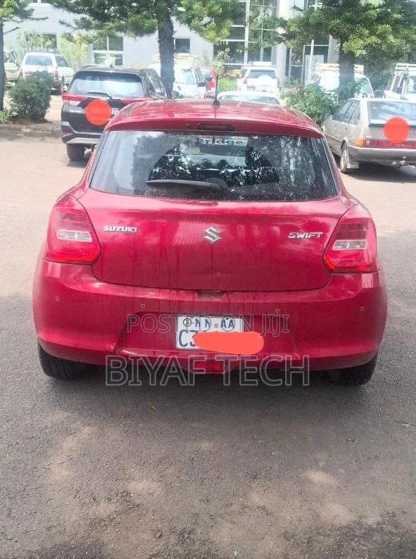 Suzuki Swift 2022 Red