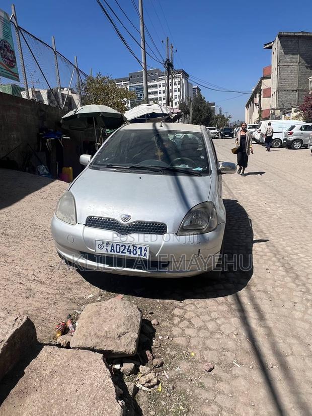 Toyota Vitz 1.0 FWD 3dr 2001 Silver