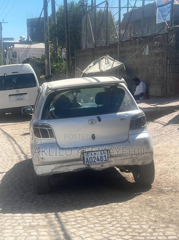 Toyota Vitz 1.0 FWD 3dr 2001 Silver