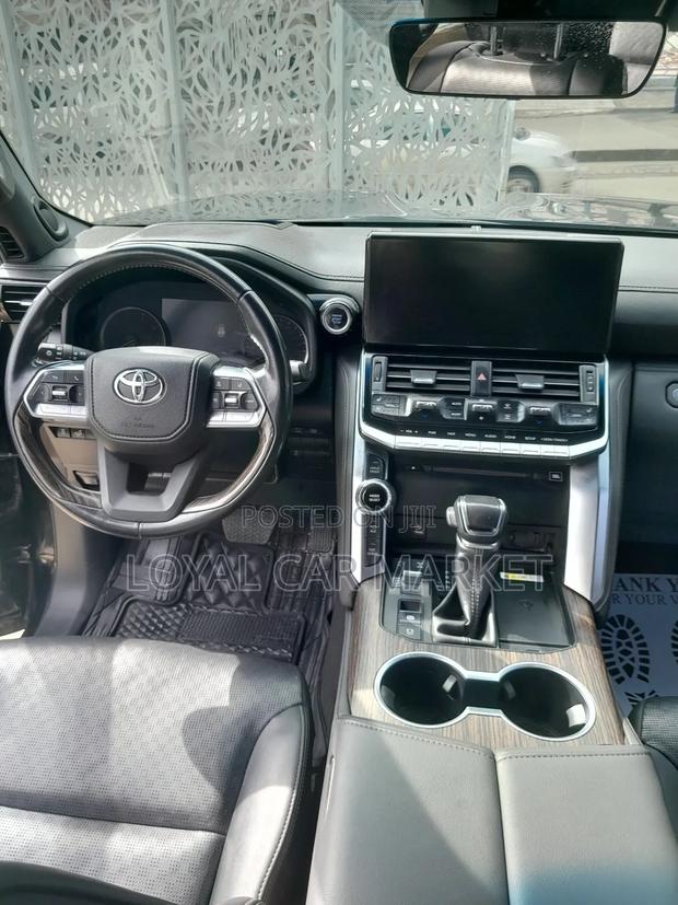 Toyota Land Cruiser 2022 Black