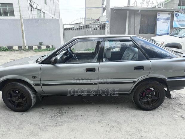 Toyota Corolla 1991 Gray