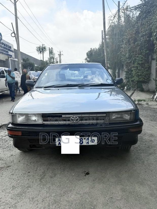 Toyota Corolla 1991 Gray