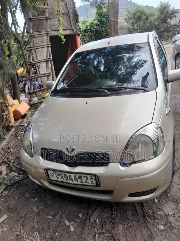 Toyota Vitz 2003 Gold